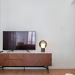 Luxury 2 Bedroom Plaza Alcantara * Малага