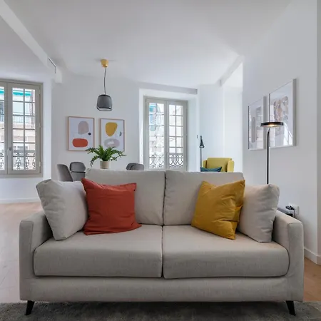 Luxury 2 Bedroom Plaza Alcantara *